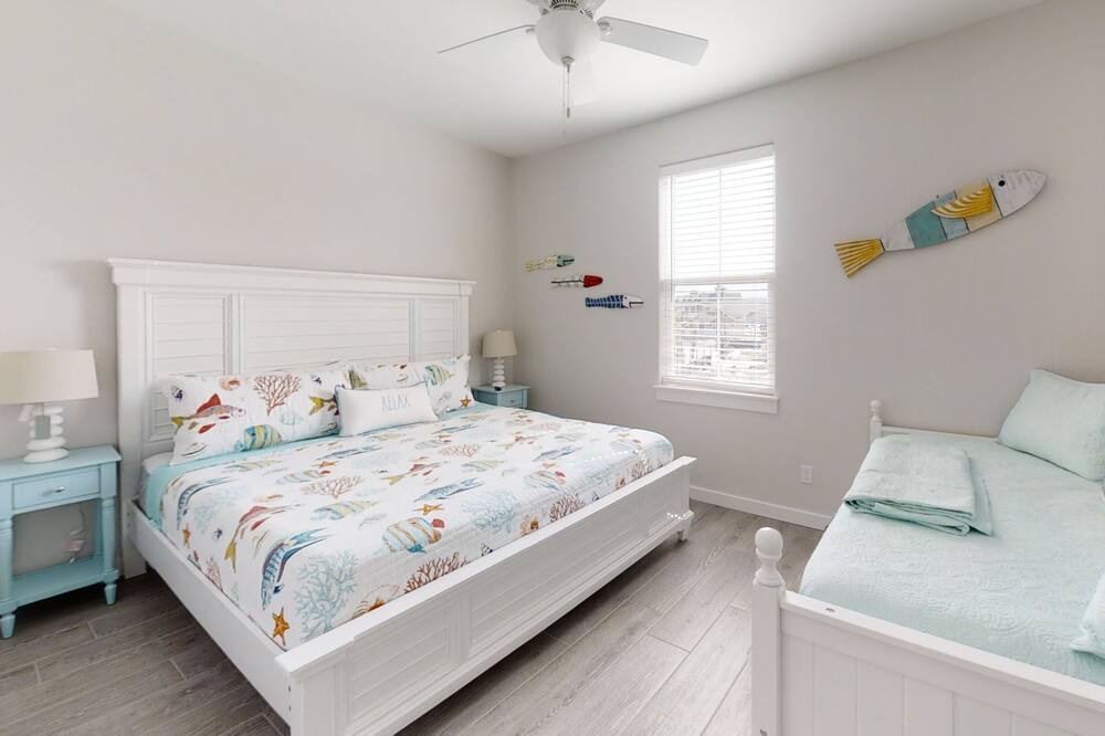 Photo of Bedroom in Corpus Christi