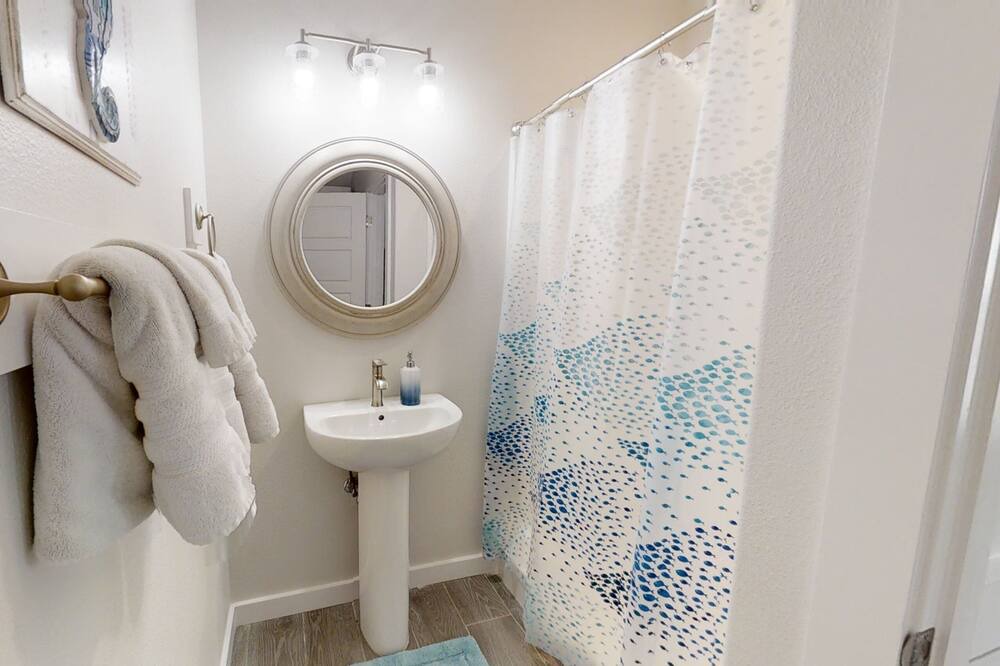 Photo of Bathroom in Corpus Christi