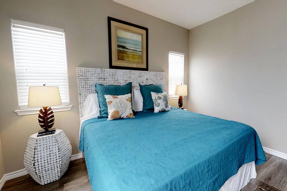 Photo of Bedroom in Corpus Christi