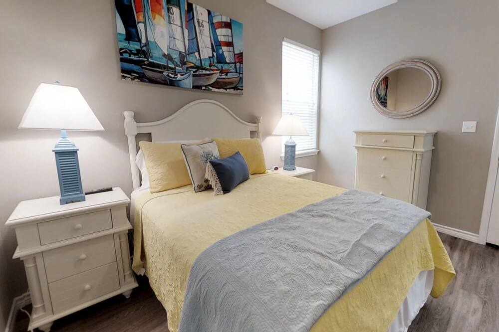 Photo of Bedroom in Corpus Christi