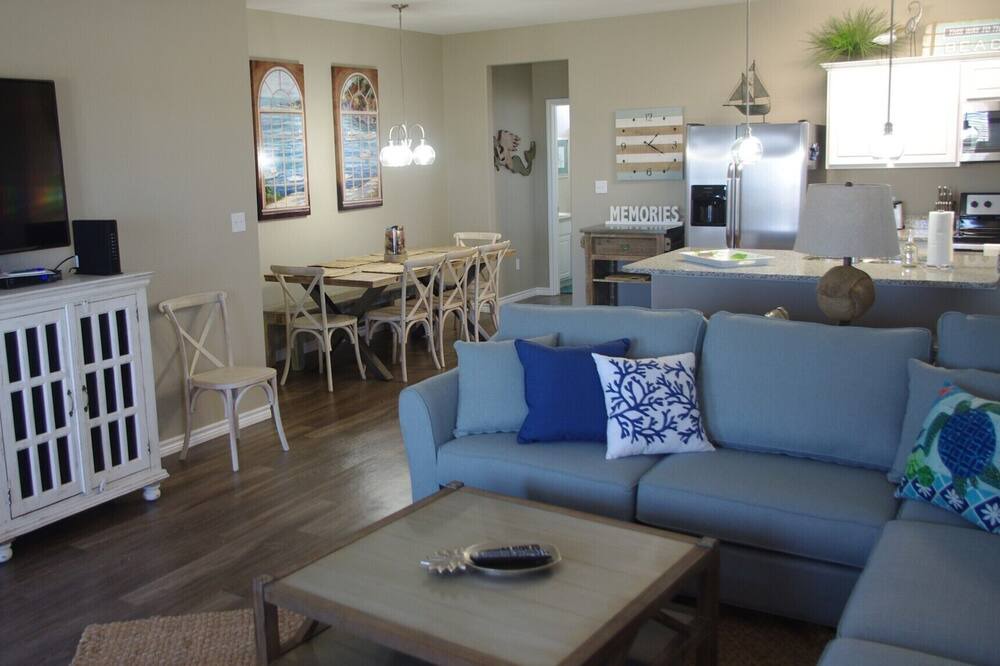Photo of Livingroom in Corpus Christi