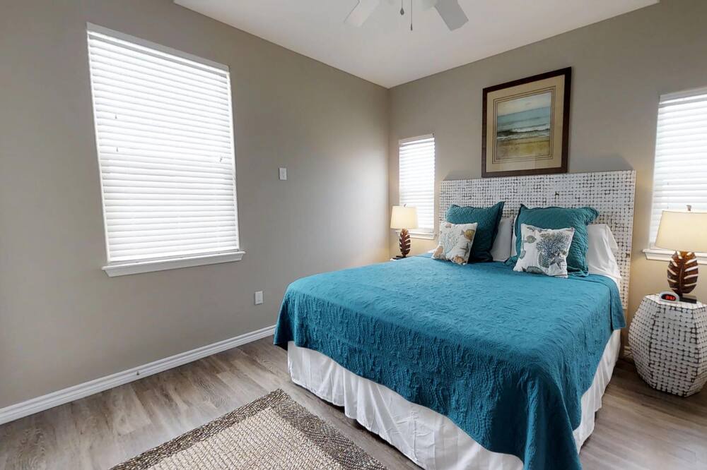 Photo of Bedroom in Corpus Christi