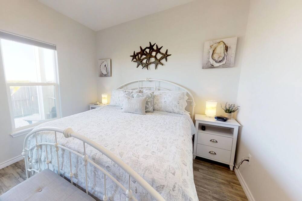 Photo of Bedroom in Corpus Christi