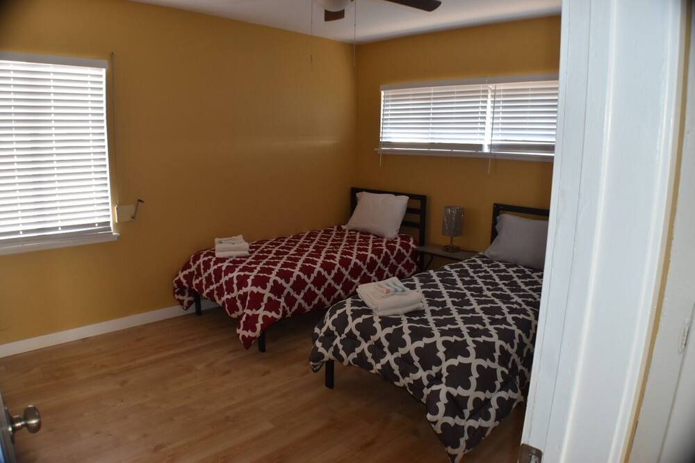 Photo of Bedroom in Rancho Dominguez