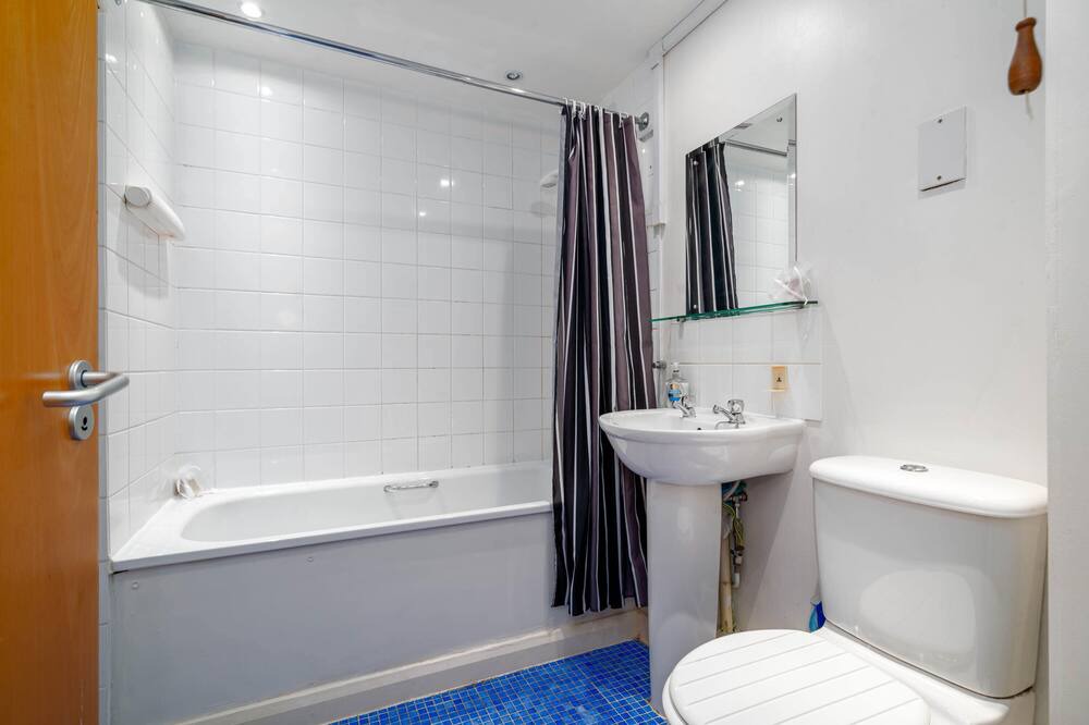 Photo of Bathroom in Sands End