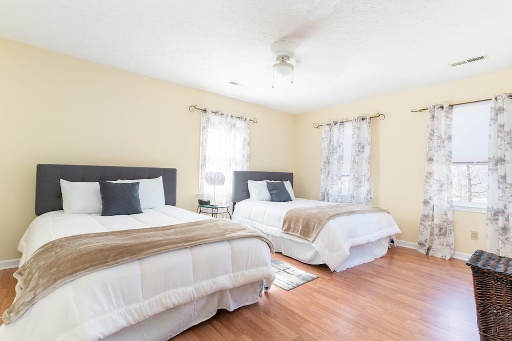 Photo of Bedroom in Forest