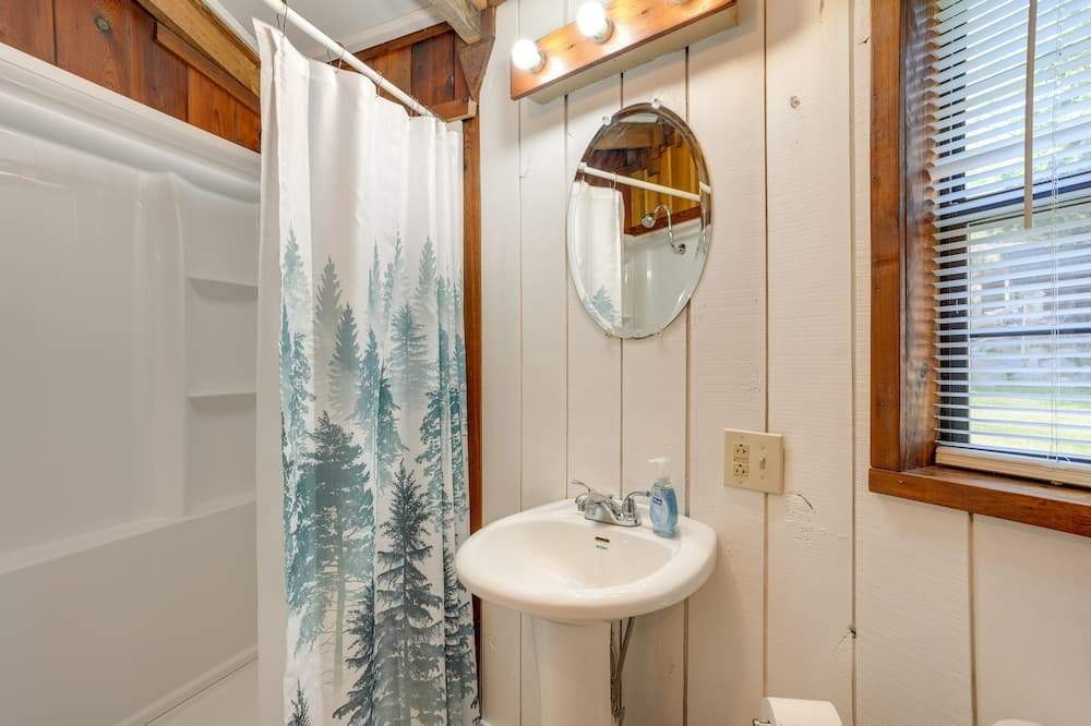 Photo of Bathroom in Wildwood