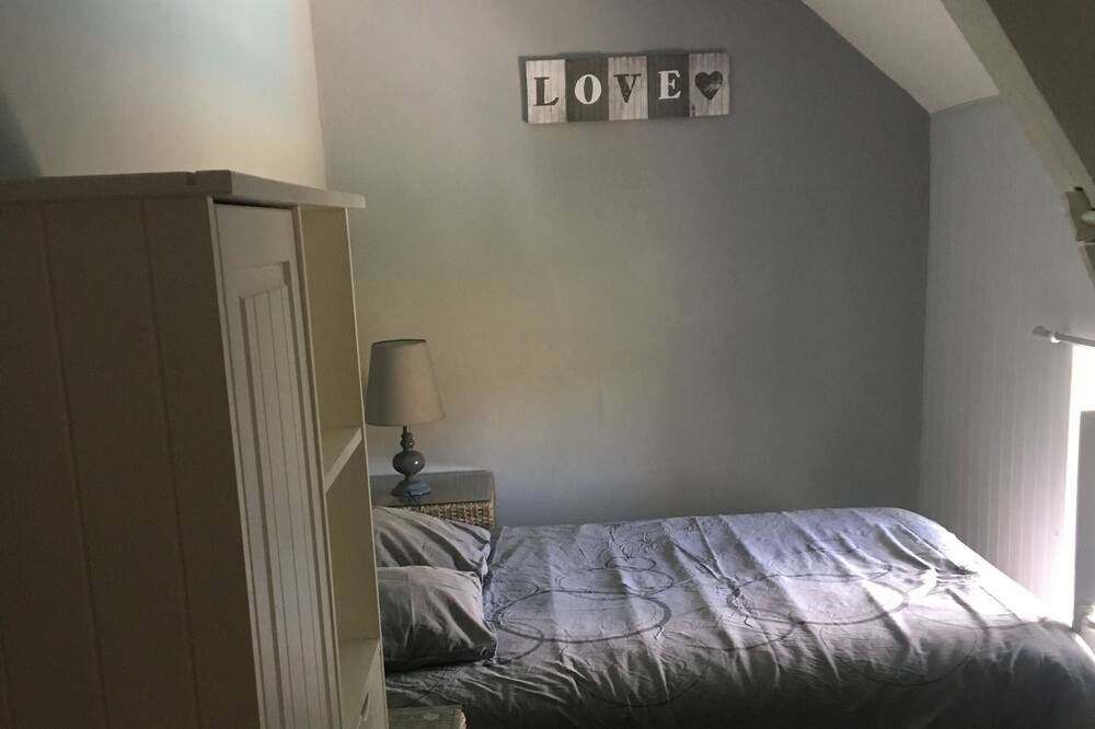 Photo of Bedroom in Belabre