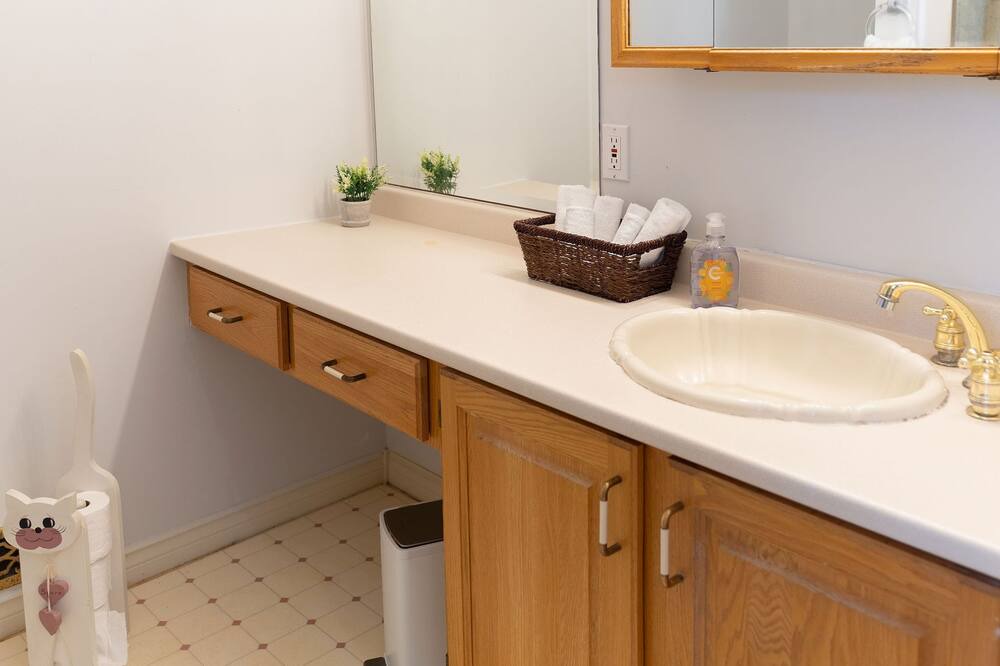Photo of Bathroom in Maugerville