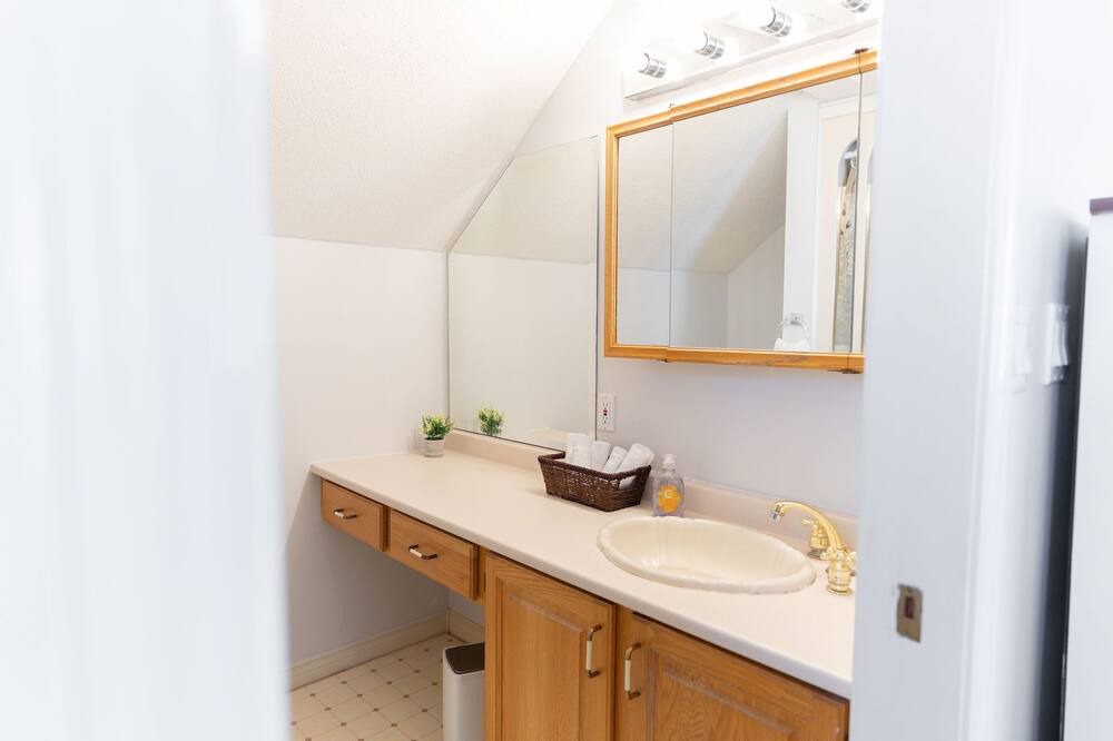 Photo of Bathroom in Maugerville