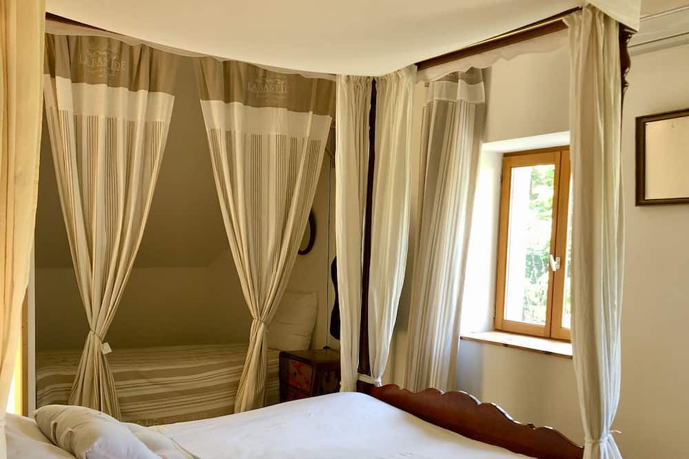 Photo of Bedroom in Courbouzon