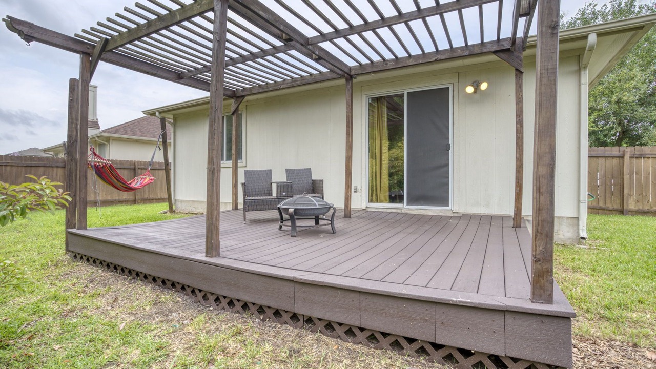 Photo of Outdoor in Manor