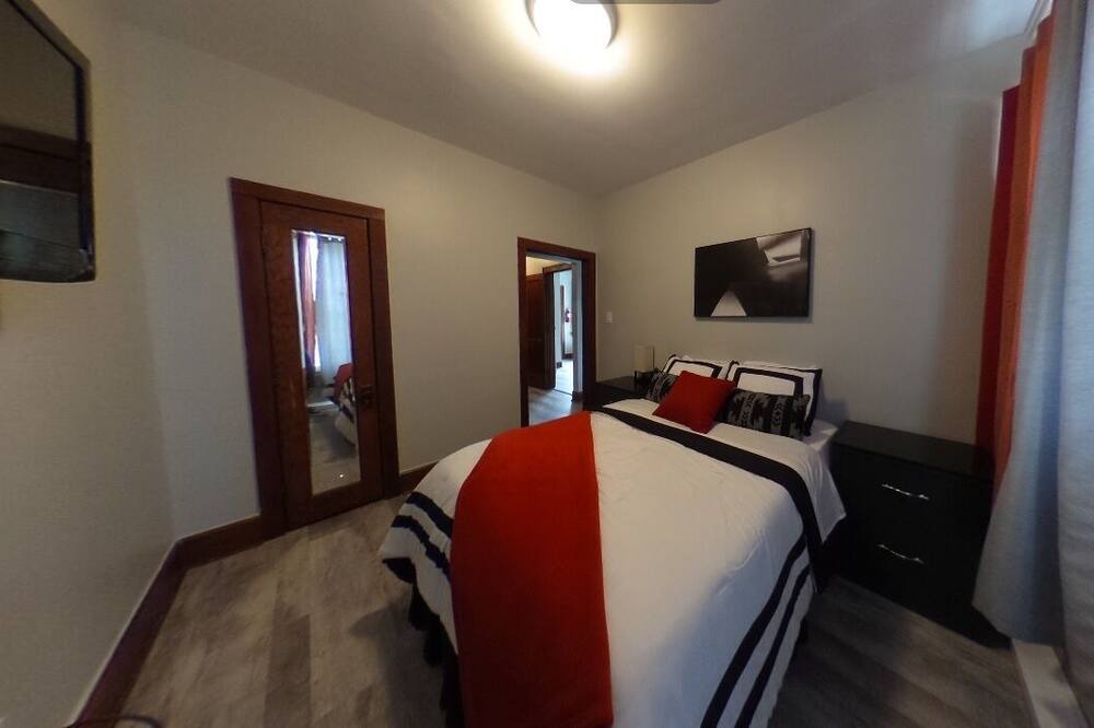 Photo of Bedroom in Whiting