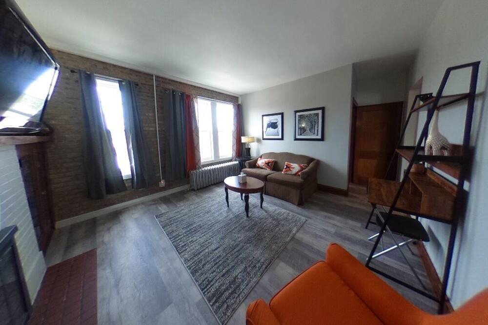 Photo of Bedroom in Whiting