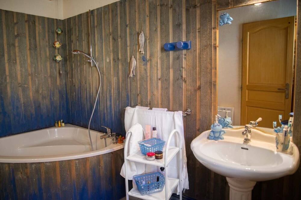 Photo of Bathroom in Saint-Symphorien