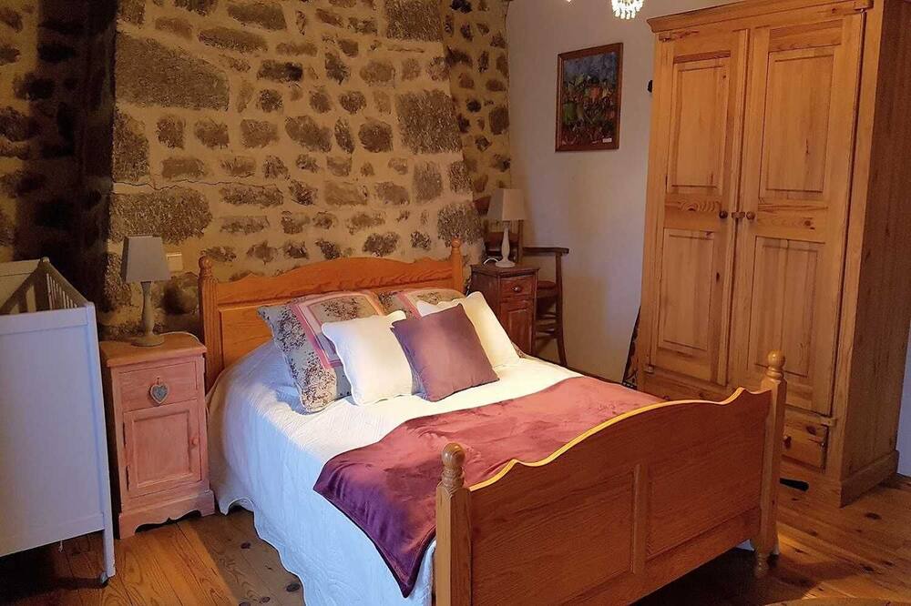 Photo of Bedroom in Saint-Symphorien