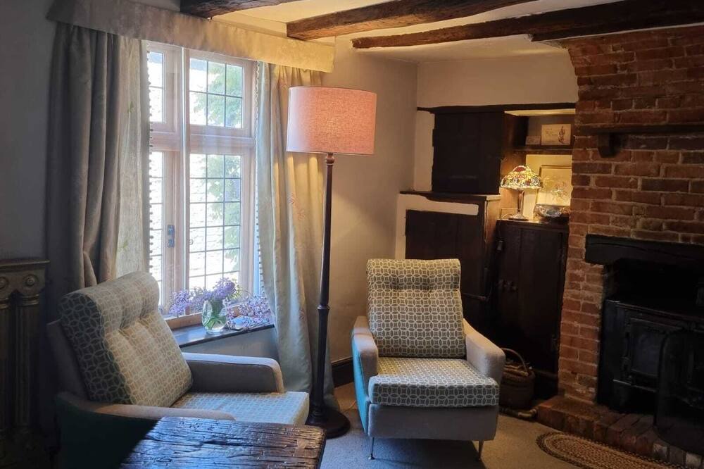Photo of Livingroom in Petworth