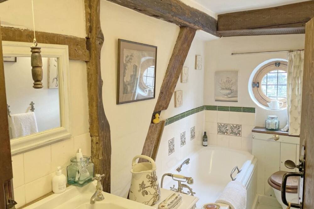 Photo of Bathroom in Petworth