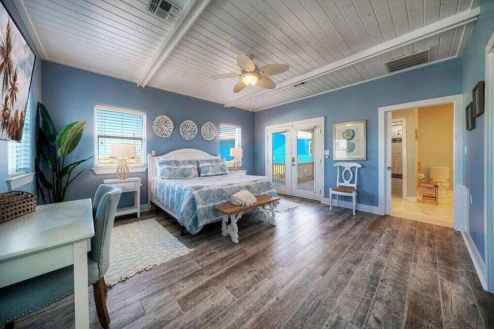 Photo of Others in Leeward Sands