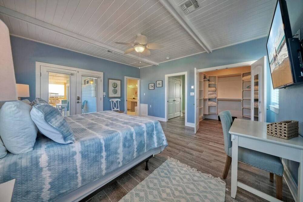 Photo of Others in Leeward Sands