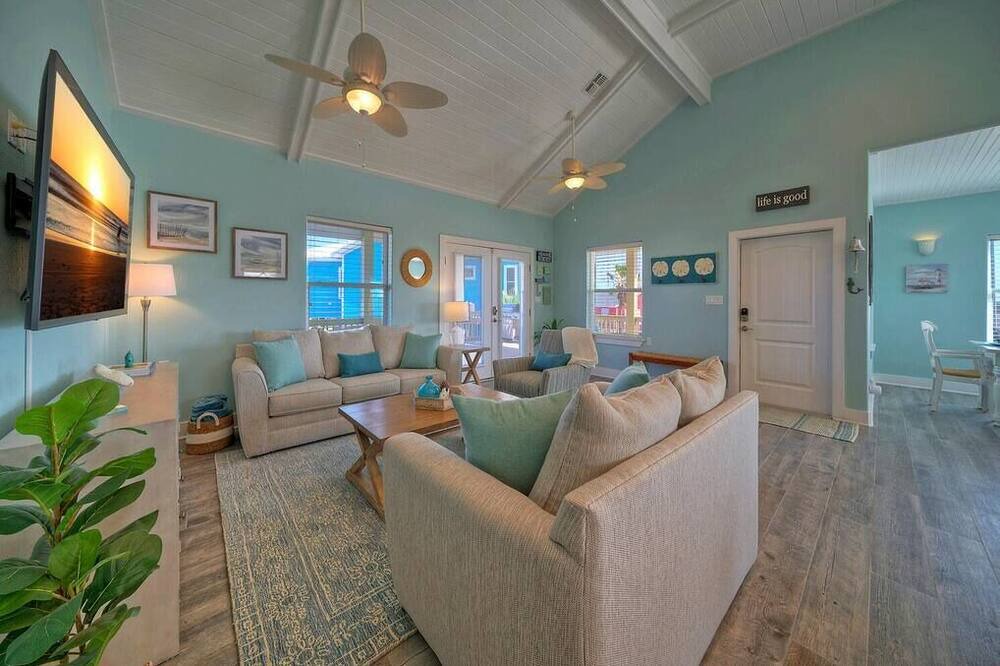 Photo of Others in Leeward Sands