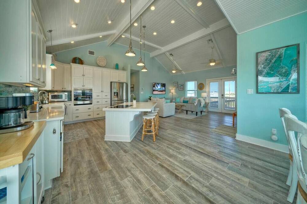 Photo of Others in Leeward Sands