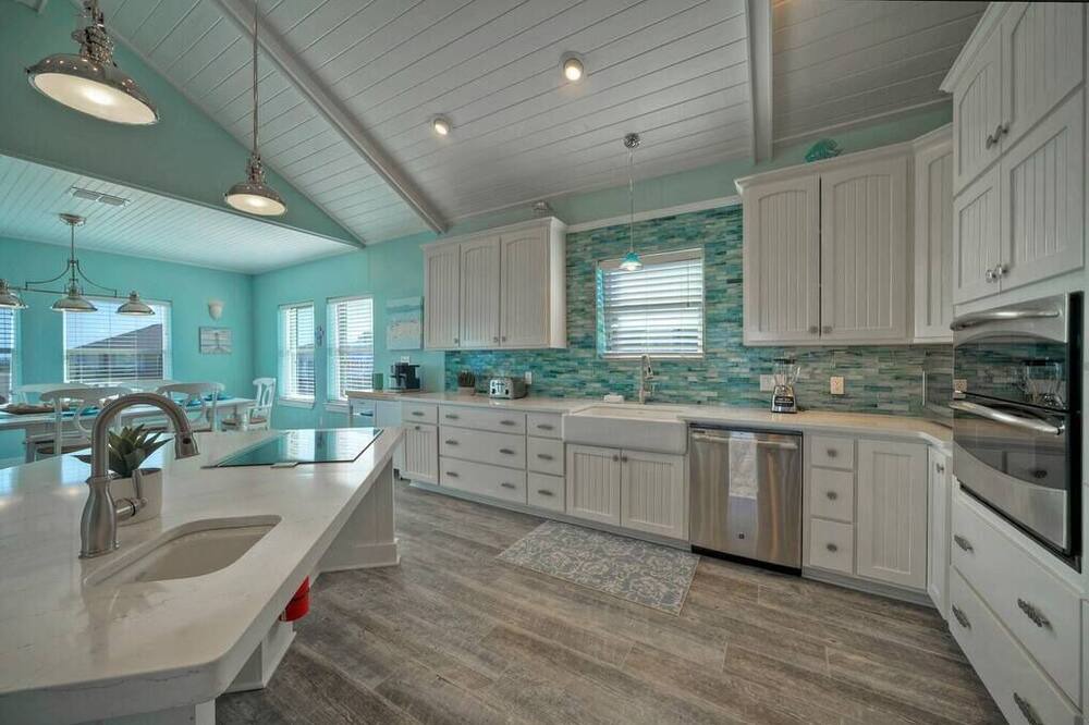 Photo of Others in Leeward Sands