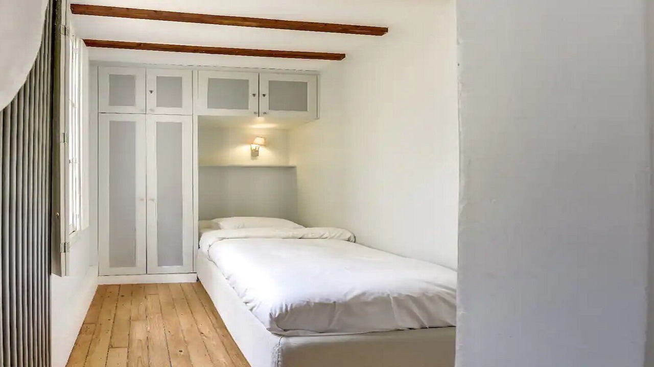 Photo of Bedroom in Arts-et-Metiers
