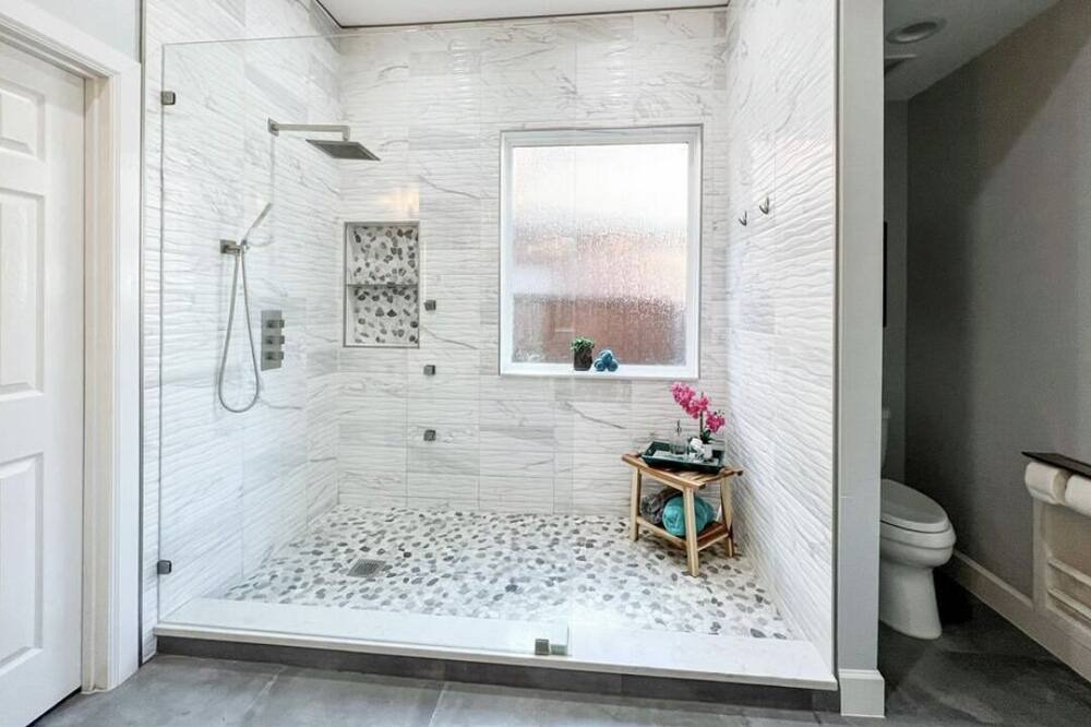 Photo of Bathroom in Lewisville