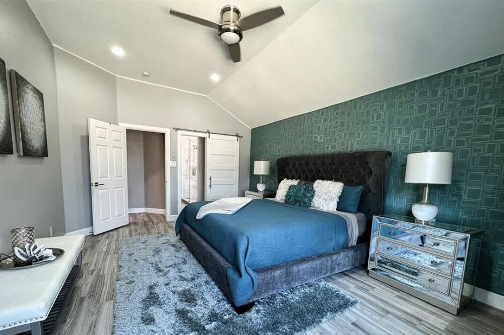 Photo of Bedroom in Lewisville
