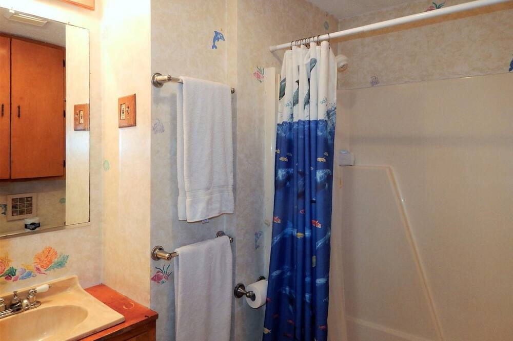 Photo of Bathroom in Royal Lagoons