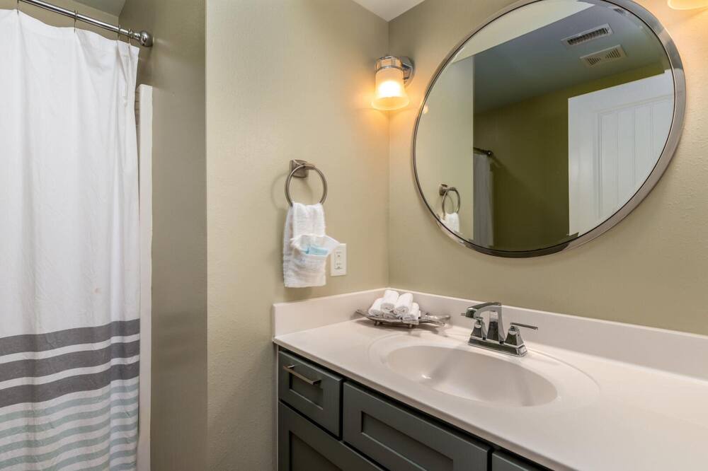 Photo of Bathroom in Royal Lagoons