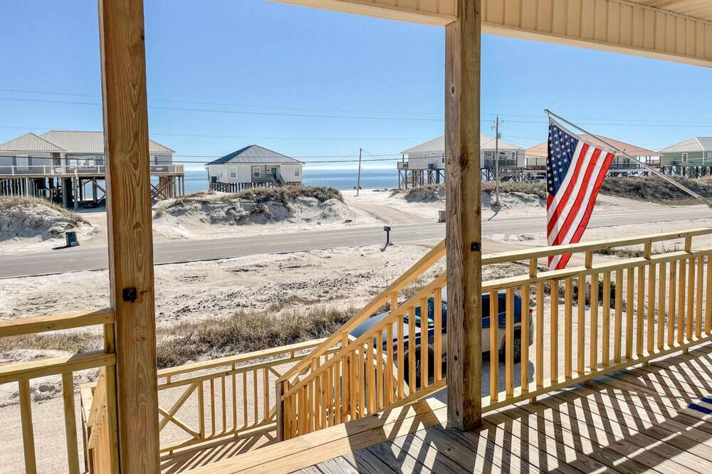 Photo of Patio Balcony in Silver Cay