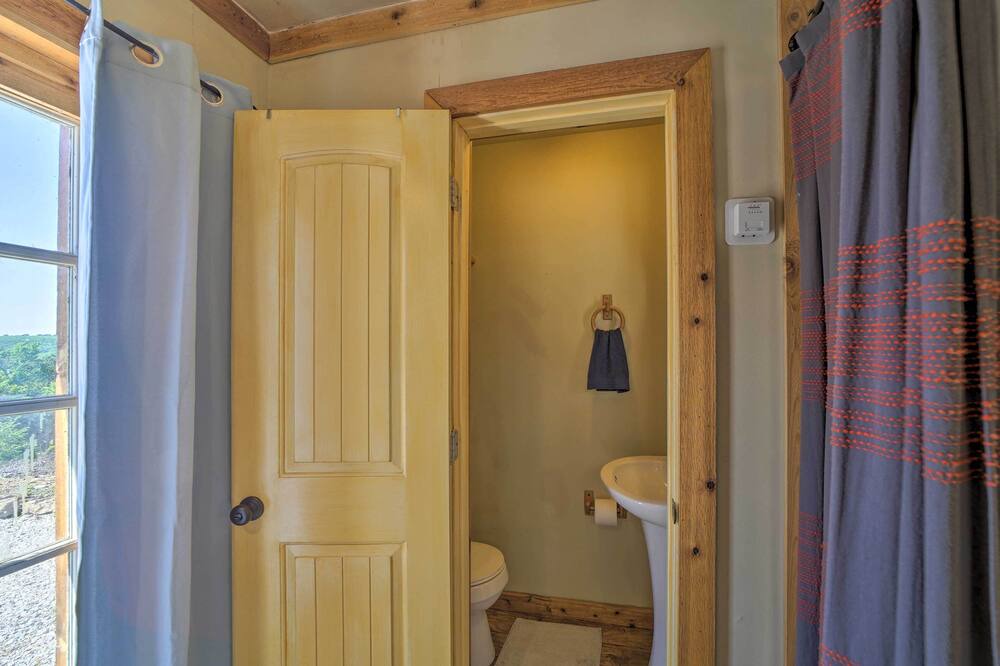 Photo of Bathroom in Vian