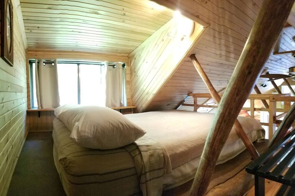 Photo of Bedroom in Sainte-Therese-de-la-Gatineau