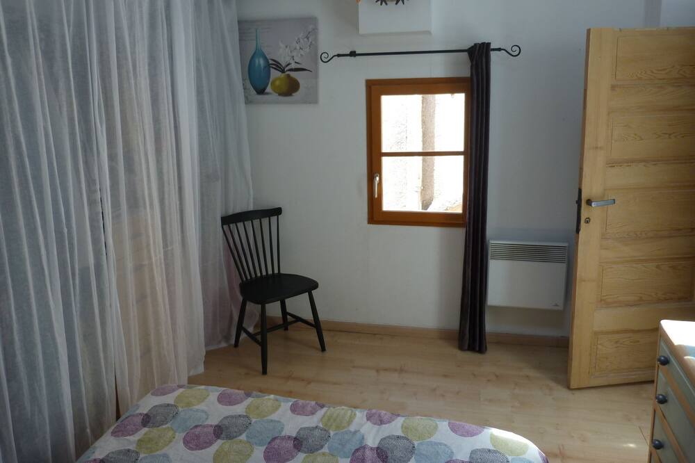 Photo of Bedroom in Cournonsec