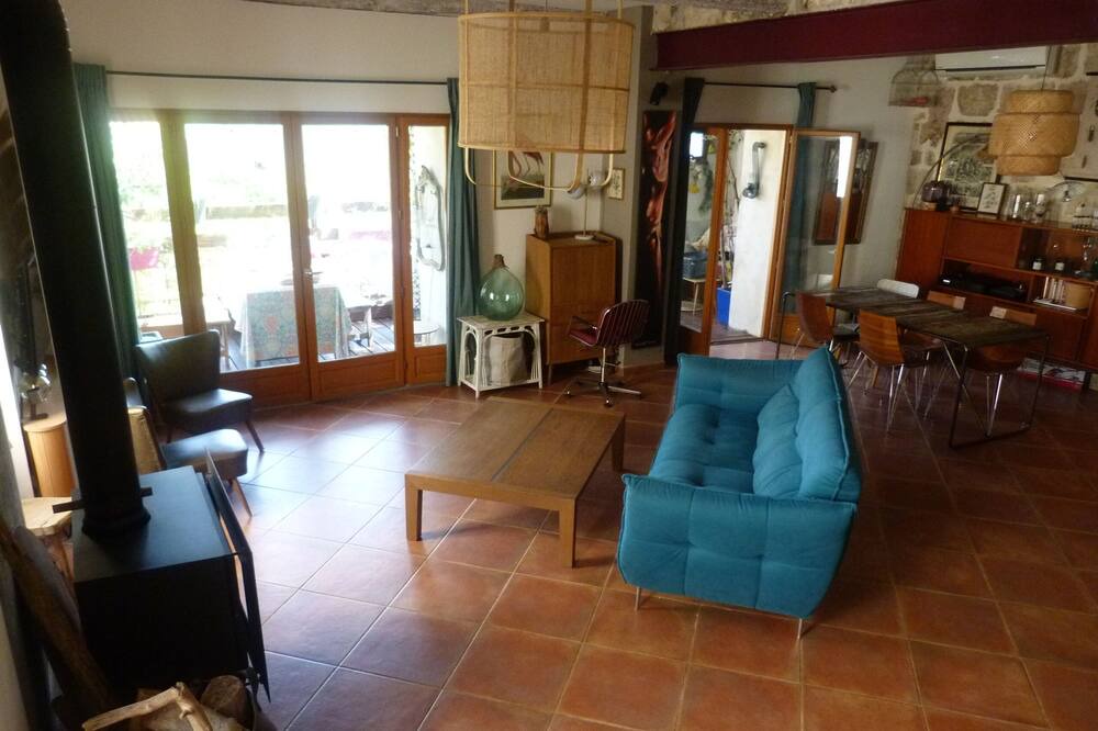 Photo of Livingroom in Cournonsec