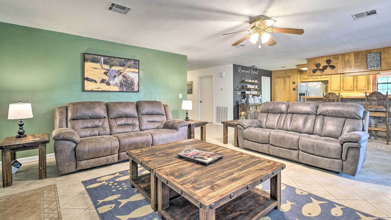 Photo of Livingroom in Oakhurst