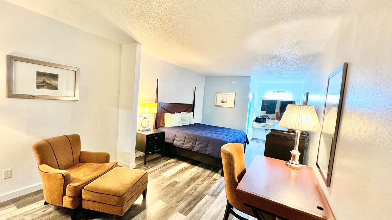 Photo of Bedroom in Bayou La Batre