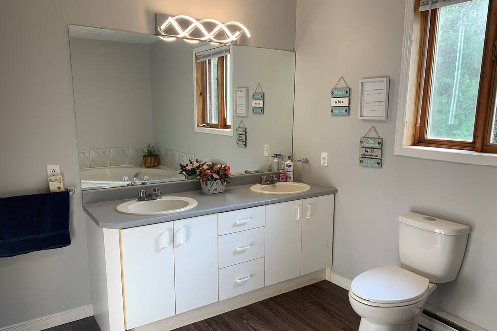 Photo of Bathroom in Cayamant
