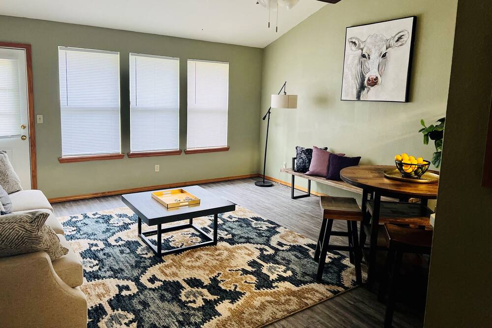 Photo of Livingroom in Enid