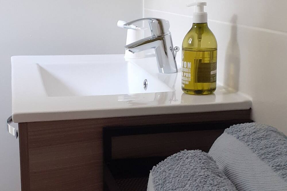 Photo of Bathroom in Saint-Aunes