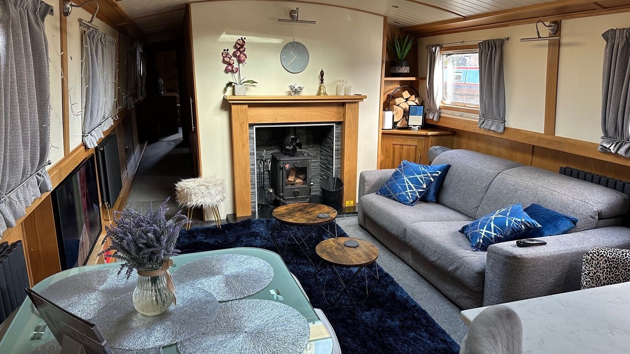 Photo of Livingroom in Uxbridge South