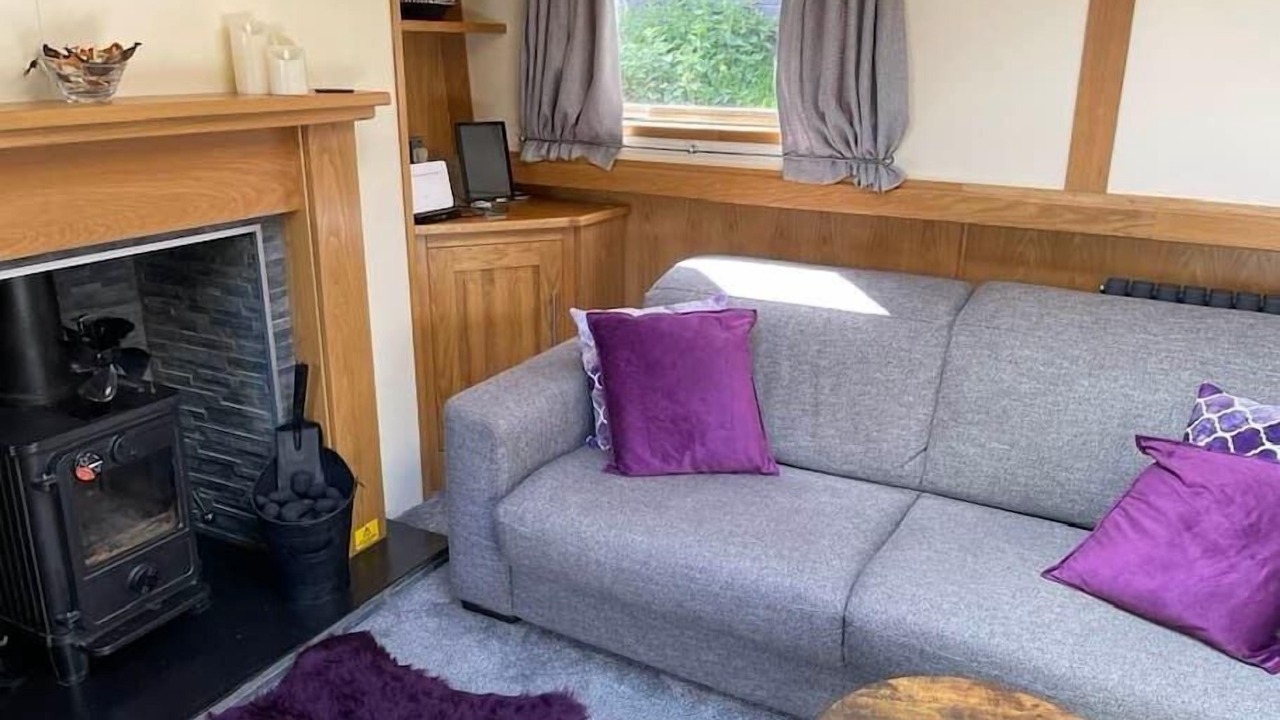 Photo of Livingroom in Uxbridge South