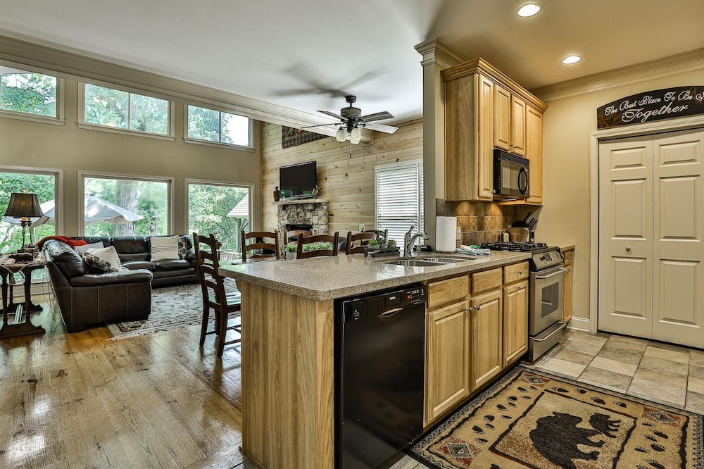 Photo of Kitchen in Big Canoe