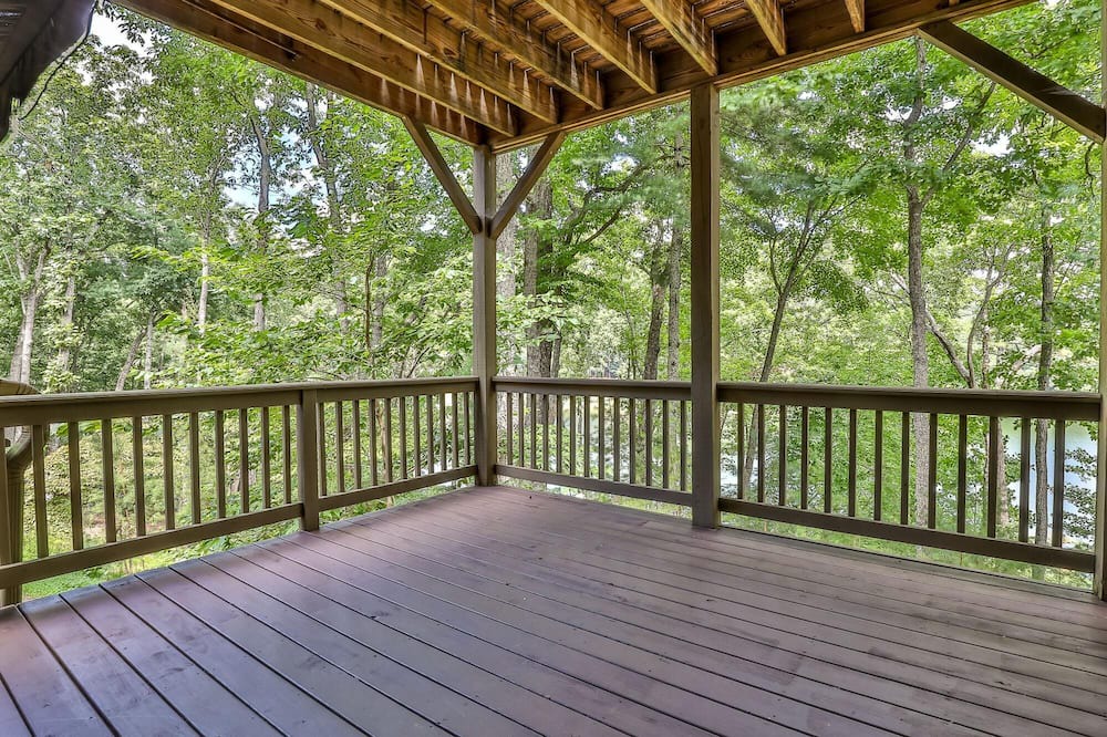 Photo of Patio Balcony in Big Canoe