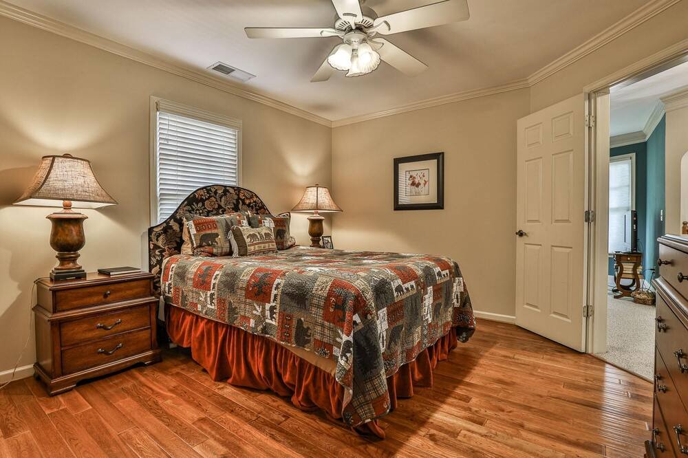 Photo of Bedroom in Big Canoe