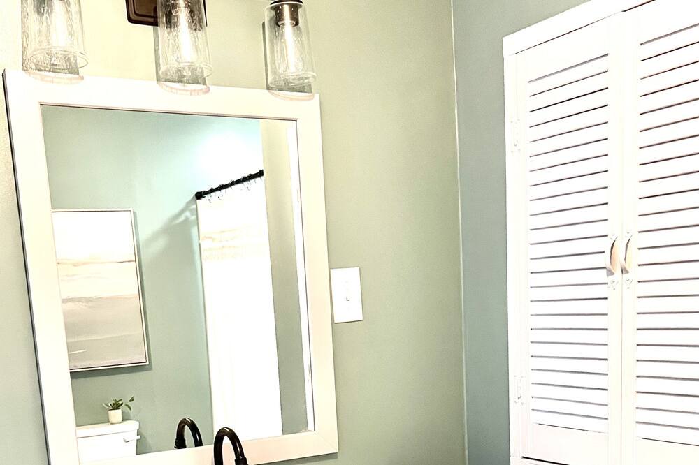 Photo of Bathroom in Valois