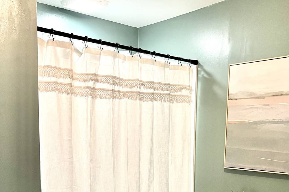Photo of Bathroom in Valois