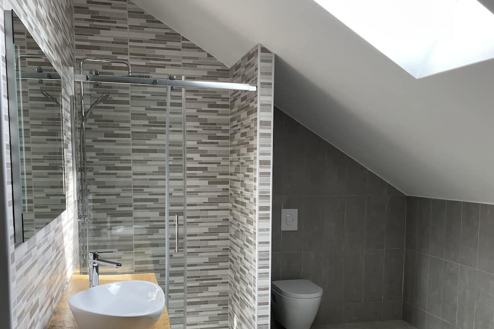 Photo of Bathroom in Champillon